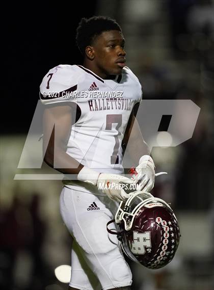 Thumbnail 3 in C.H. Yoe vs Hallettsville (UIL 3A D1 Bi-District Playoff) photogallery.