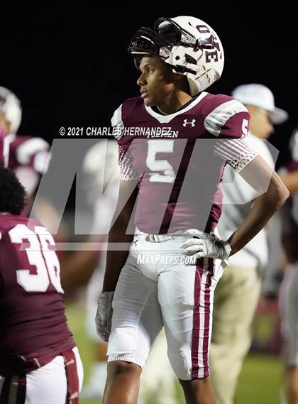 Thumbnail 2 in C.H. Yoe vs Hallettsville (UIL 3A D1 Bi-District Playoff) photogallery.