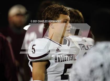 Thumbnail 3 in C.H. Yoe vs Hallettsville (UIL 3A D1 Bi-District Playoff) photogallery.