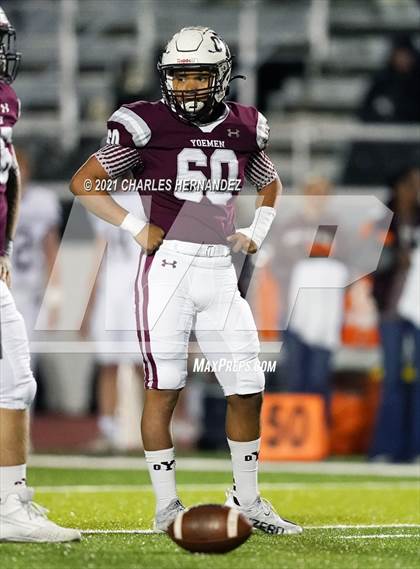 Thumbnail 2 in C.H. Yoe vs Hallettsville (UIL 3A D1 Bi-District Playoff) photogallery.