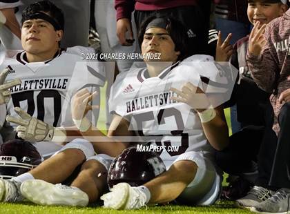 Thumbnail 3 in C.H. Yoe vs Hallettsville (UIL 3A D1 Bi-District Playoff) photogallery.