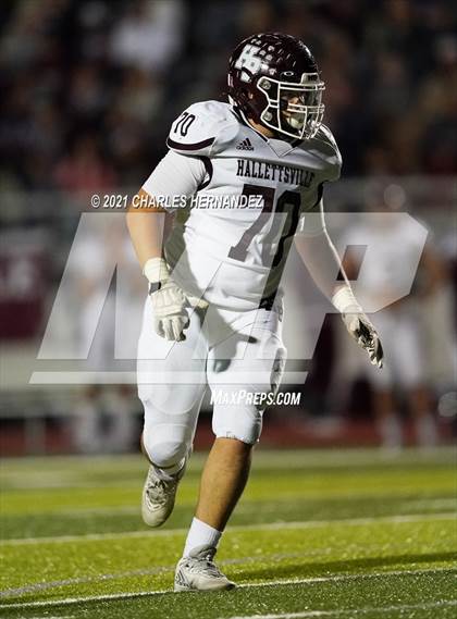 Thumbnail 1 in C.H. Yoe vs Hallettsville (UIL 3A D1 Bi-District Playoff) photogallery.