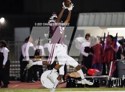 Thumbnail 3 in C.H. Yoe vs Hallettsville (UIL 3A D1 Bi-District Playoff) photogallery.