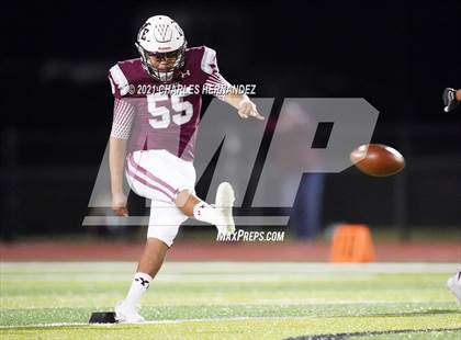 Thumbnail 2 in C.H. Yoe vs Hallettsville (UIL 3A D1 Bi-District Playoff) photogallery.