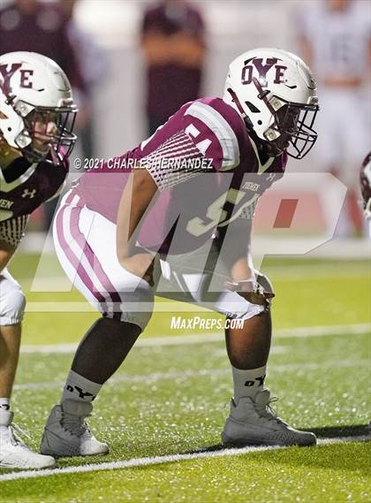 Thumbnail 3 in C.H. Yoe vs Hallettsville (UIL 3A D1 Bi-District Playoff) photogallery.