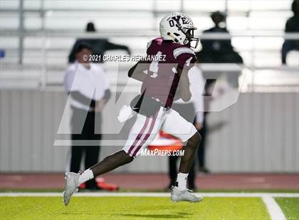 Thumbnail 3 in C.H. Yoe vs Hallettsville (UIL 3A D1 Bi-District Playoff) photogallery.
