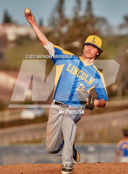 Thumbnail 1 in Lincoln @ Vista del Lago photogallery.