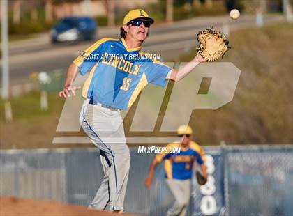 Thumbnail 1 in Lincoln @ Vista del Lago photogallery.