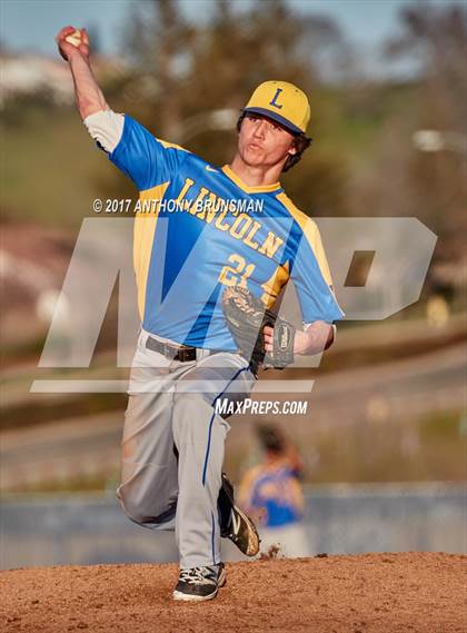 Thumbnail 1 in Lincoln @ Vista del Lago photogallery.