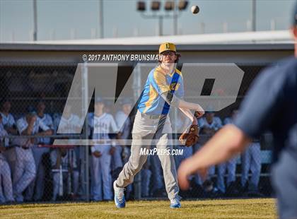 Thumbnail 1 in Lincoln @ Vista del Lago photogallery.