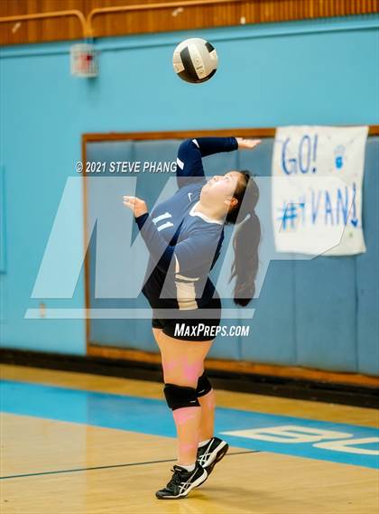 Thumbnail 1 in Laguna Creek @ Burbank photogallery.