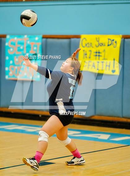 Thumbnail 1 in Laguna Creek @ Burbank photogallery.