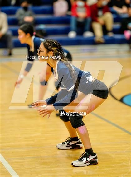 Thumbnail 1 in Laguna Creek @ Burbank photogallery.