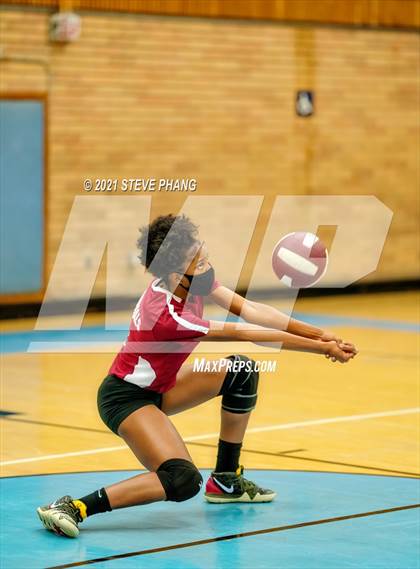 Thumbnail 3 in Laguna Creek @ Burbank photogallery.