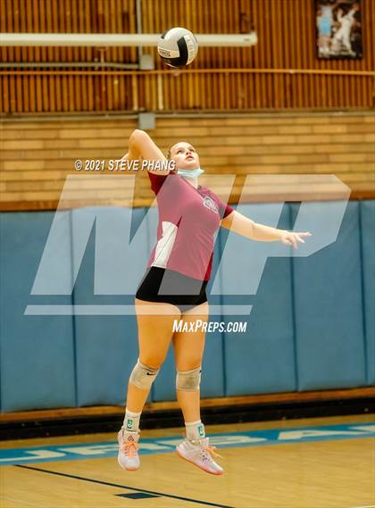 Thumbnail 1 in Laguna Creek @ Burbank photogallery.