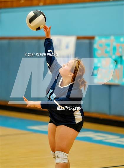 Thumbnail 1 in Laguna Creek @ Burbank photogallery.