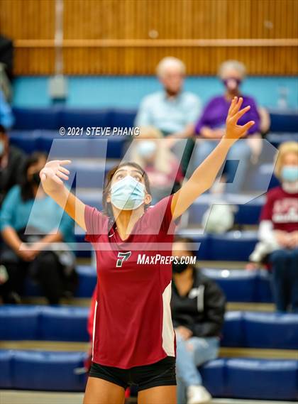 Thumbnail 2 in Laguna Creek @ Burbank photogallery.