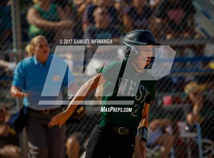Thumbnail 3 in McCook vs. Millard West photogallery.