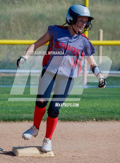 Thumbnail 1 in McCook vs. Millard West photogallery.