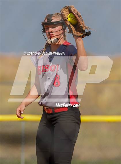 Thumbnail 1 in McCook vs. Millard West photogallery.