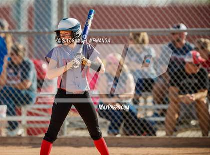 Thumbnail 3 in McCook vs. Millard West photogallery.