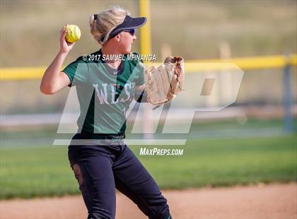 Thumbnail 3 in McCook vs. Millard West photogallery.