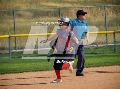Thumbnail 2 in McCook vs. Millard West photogallery.