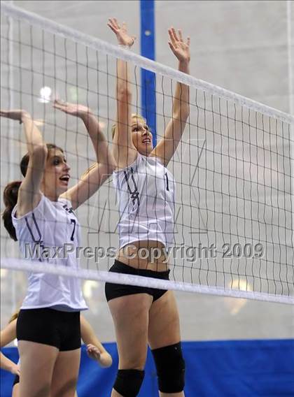 Thumbnail 1 in El Camino vs. St. Mary's (CIF SJS D3 Final) photogallery.