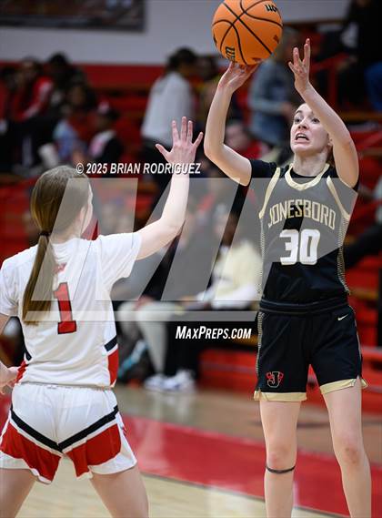 Thumbnail 3 in JV: Jonesboro @ Westside photogallery.