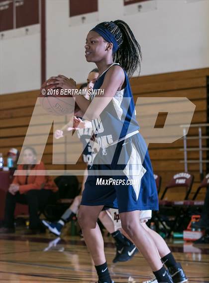 Thumbnail 3 in Sweet Home vs. Orchard Park photogallery.