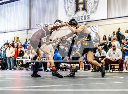 Thumbnail 2 in Hahnville Tiger Clash photogallery.