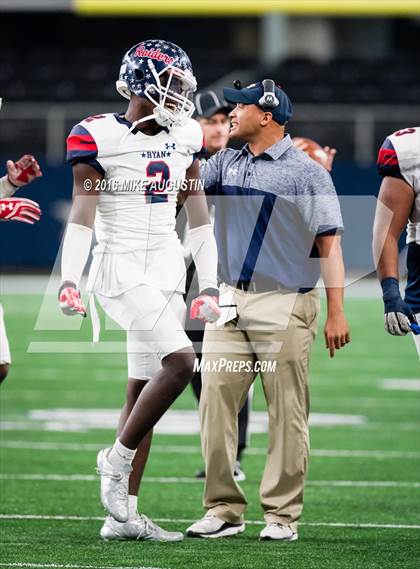 Thumbnail 2 in Highland Park vs. Ryan (UIL 5A D1 Semifinal) photogallery.