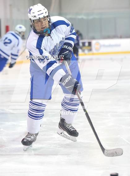 Thumbnail 3 in Millburn vs Nottingham photogallery.
