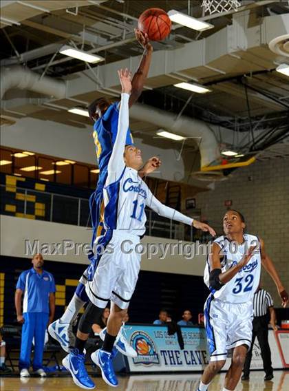 Thumbnail 3 in Bishop Amat vs. Chino (I Have A Dream Classic) photogallery.