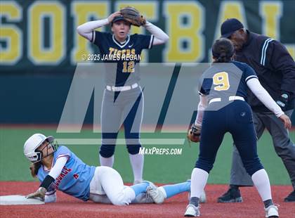 Thumbnail 2 in Notre Dame vs. Hillsdale (CIF CCS D2 Semifinal) photogallery.