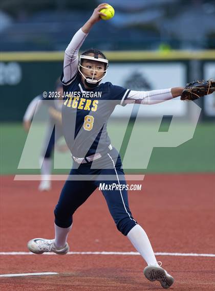 Thumbnail 1 in Notre Dame vs. Hillsdale (CCS D2 semifinal) photogallery.