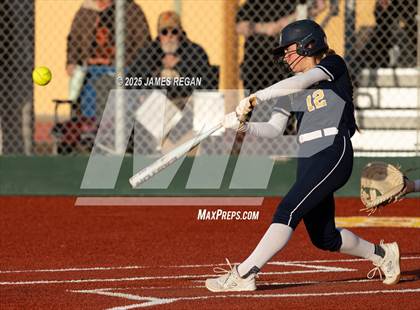 Thumbnail 3 in Notre Dame vs. Hillsdale (CIF CCS D2 Semifinal) photogallery.