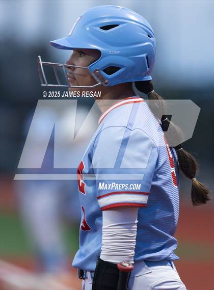 Thumbnail 3 in Notre Dame vs. Hillsdale (CCS D2 semifinal) photogallery.