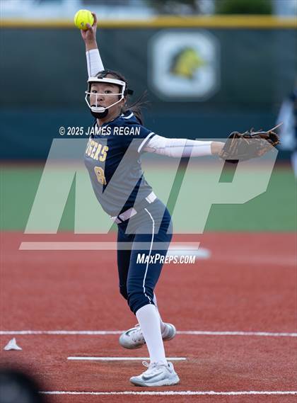 Thumbnail 2 in Notre Dame vs. Hillsdale (CCS D2 semifinal) photogallery.