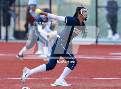 Thumbnail 1 in Notre Dame vs. Hillsdale (CCS D2 semifinal) photogallery.