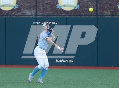 Thumbnail 3 in Notre Dame vs. Hillsdale (CIF CCS D2 Semifinal) photogallery.