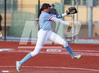 Thumbnail 1 in Notre Dame vs. Hillsdale (CIF CCS D2 Semifinal) photogallery.