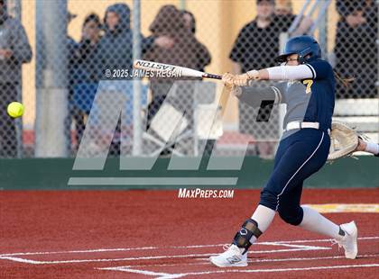 Thumbnail 2 in Notre Dame vs. Hillsdale (CIF CCS D2 Semifinal) photogallery.