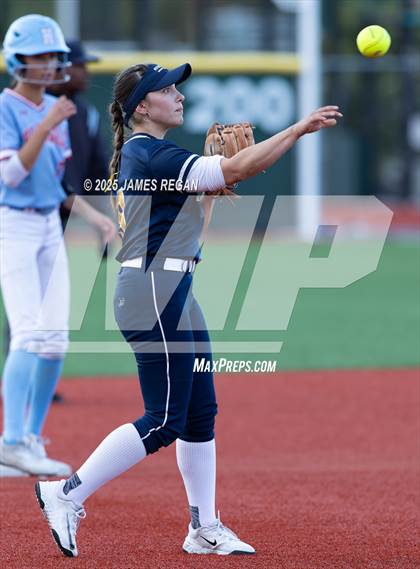 Thumbnail 1 in Notre Dame vs. Hillsdale (CIF CCS D2 Semifinal) photogallery.