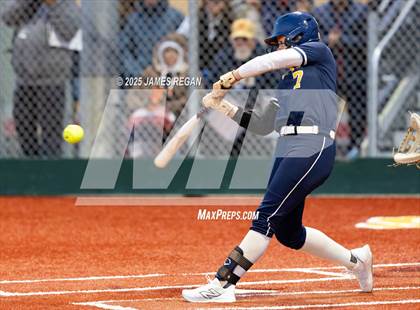 Thumbnail 3 in Notre Dame vs. Hillsdale (CIF CCS D2 Semifinal) photogallery.