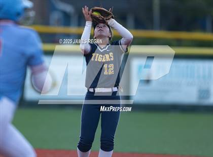 Thumbnail 3 in Notre Dame vs. Hillsdale (CCS D2 semifinal) photogallery.