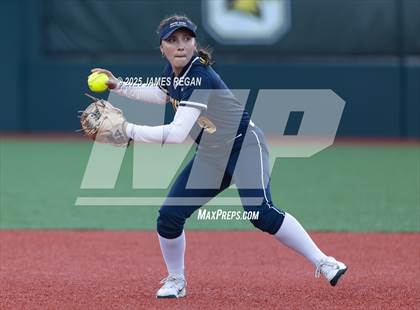 Thumbnail 2 in Notre Dame vs. Hillsdale (CCS D2 semifinal) photogallery.