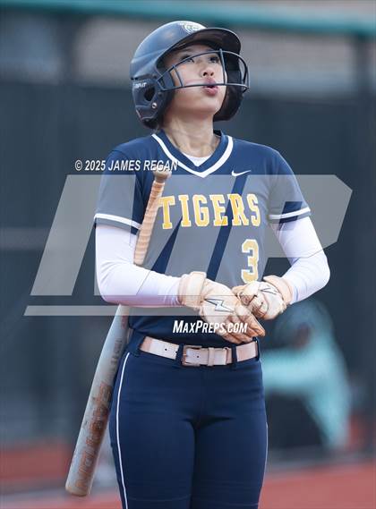 Thumbnail 1 in Notre Dame vs. Hillsdale (CCS D2 semifinal) photogallery.