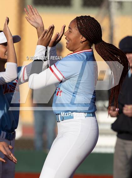 Thumbnail 1 in Notre Dame vs. Hillsdale (CCS D2 semifinal) photogallery.