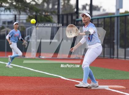 Thumbnail 1 in Notre Dame vs. Hillsdale (CCS D2 semifinal) photogallery.